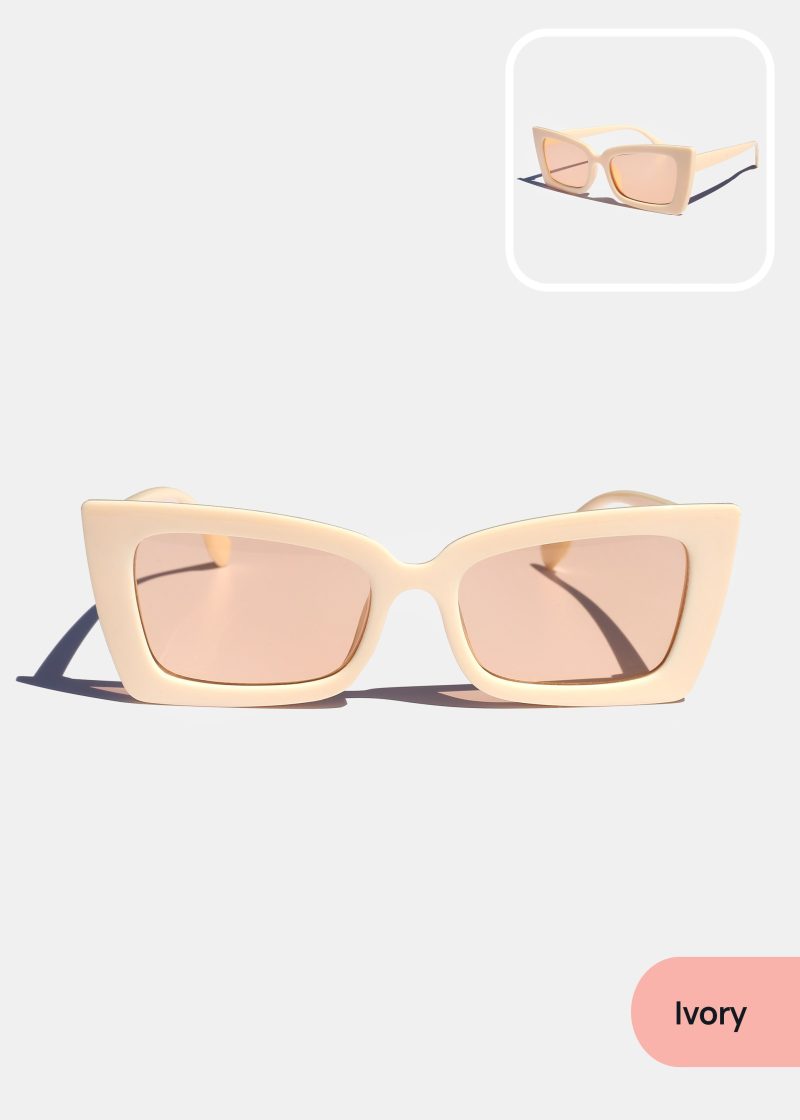 Chic Rectangular Sunglasses - Image 3